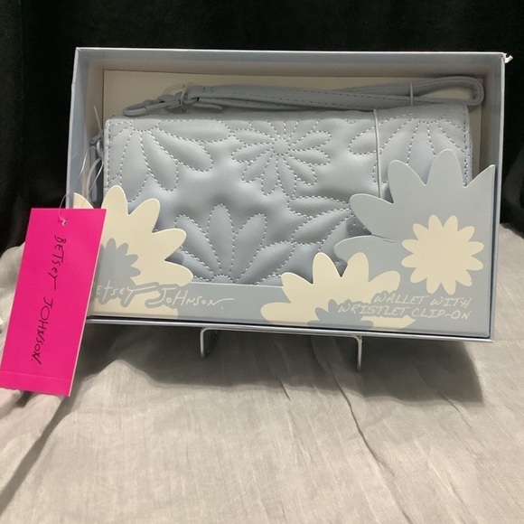 Betsey Johnson Handbags - Betsey Johnson NWT Quilted Dasies Baby Blue Wallet with included Wristlet!